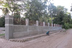 Mai 2012 Neue Außenmauer samt Tor